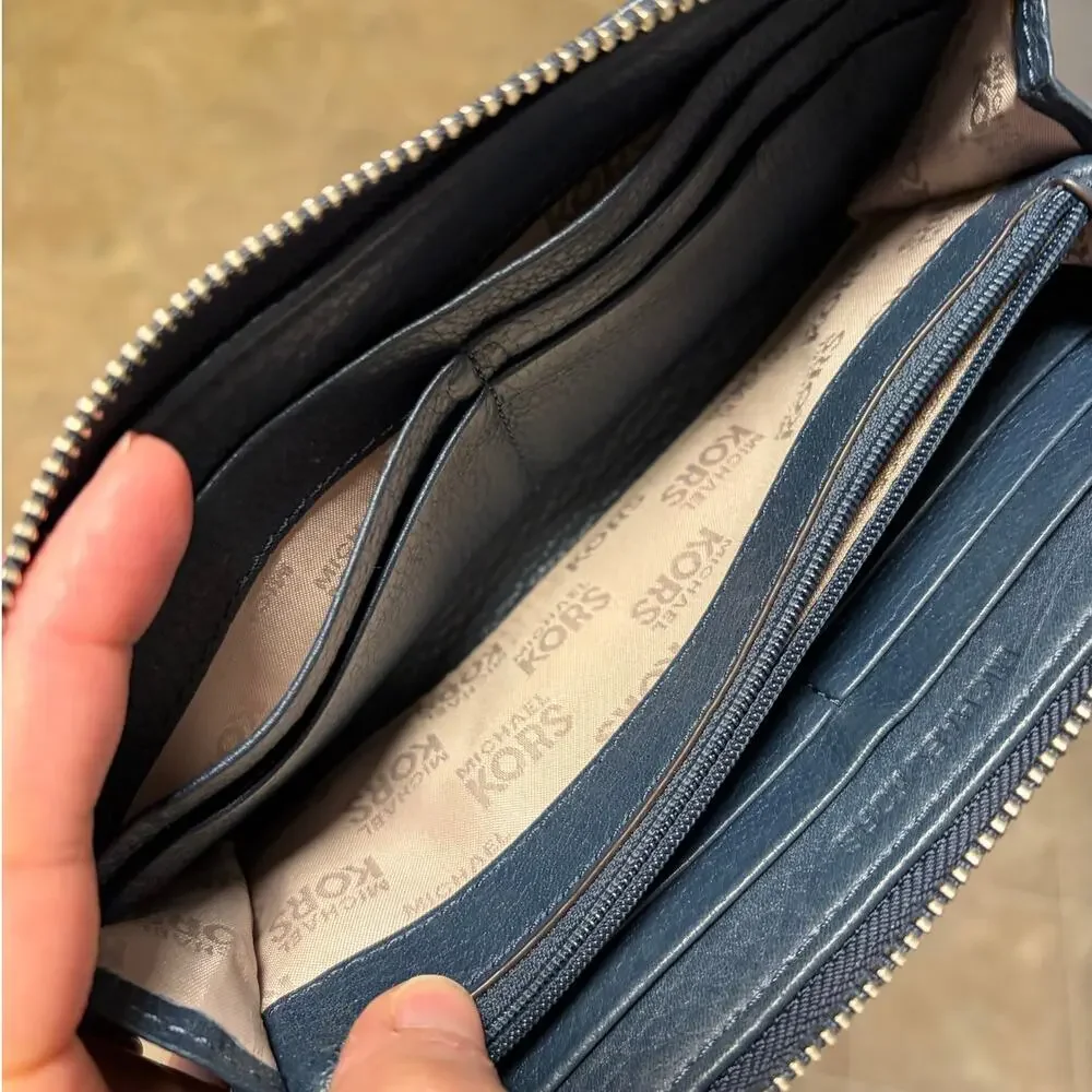 Michael Kors Jet Set Navy Blue Zip Around Long Continental Wallet EUC - Picture 9 of 16